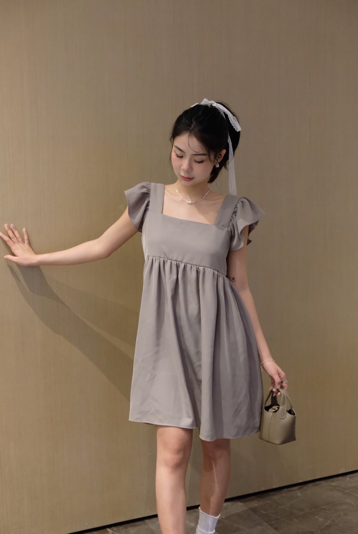 𝘾𝙃𝘼𝙍𝙈𝙀 Hannah Dress in gray