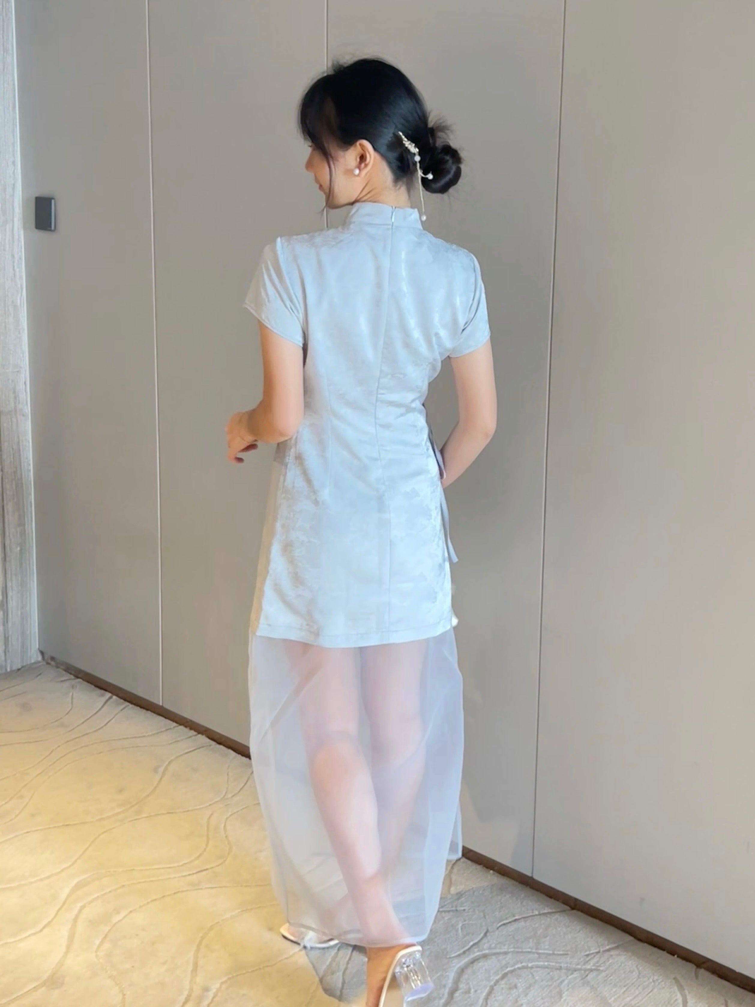 Moon Cheongsam 月🌙 (Silver Grey)