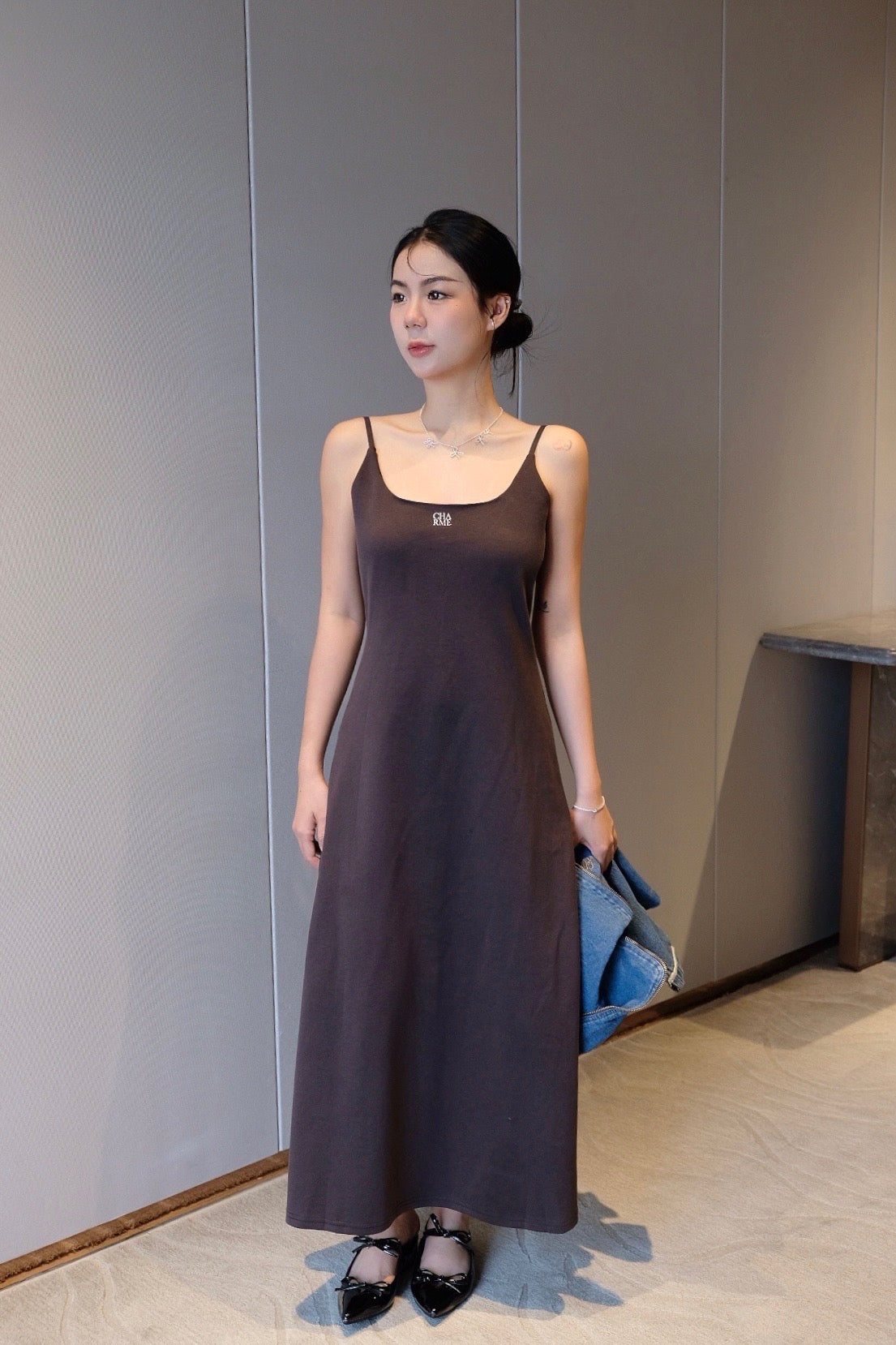 𝘾𝙃𝘼𝙍𝙈𝙀 Oda Slim Dress