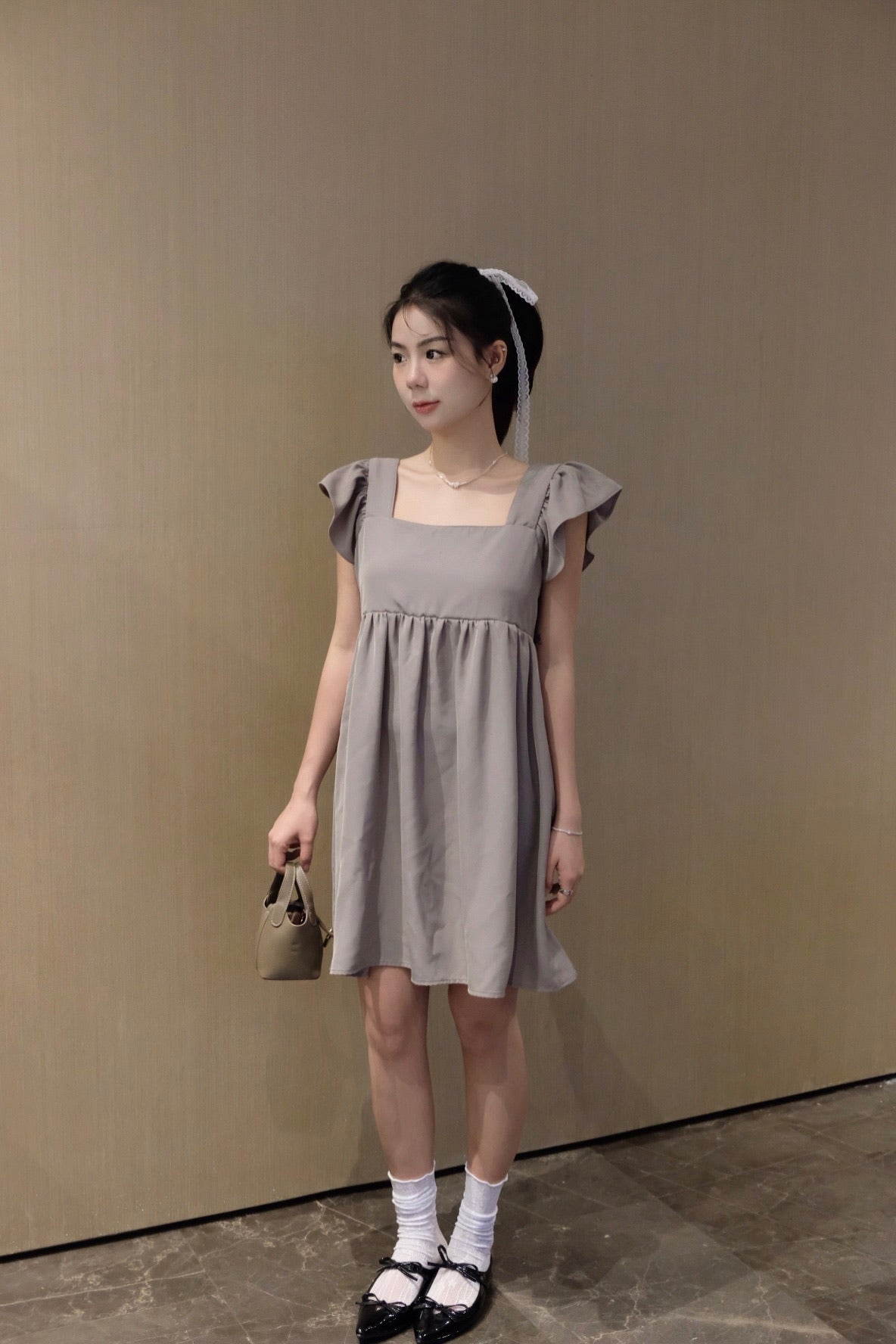 𝘾𝙃𝘼𝙍𝙈𝙀 Hannah Dress in gray