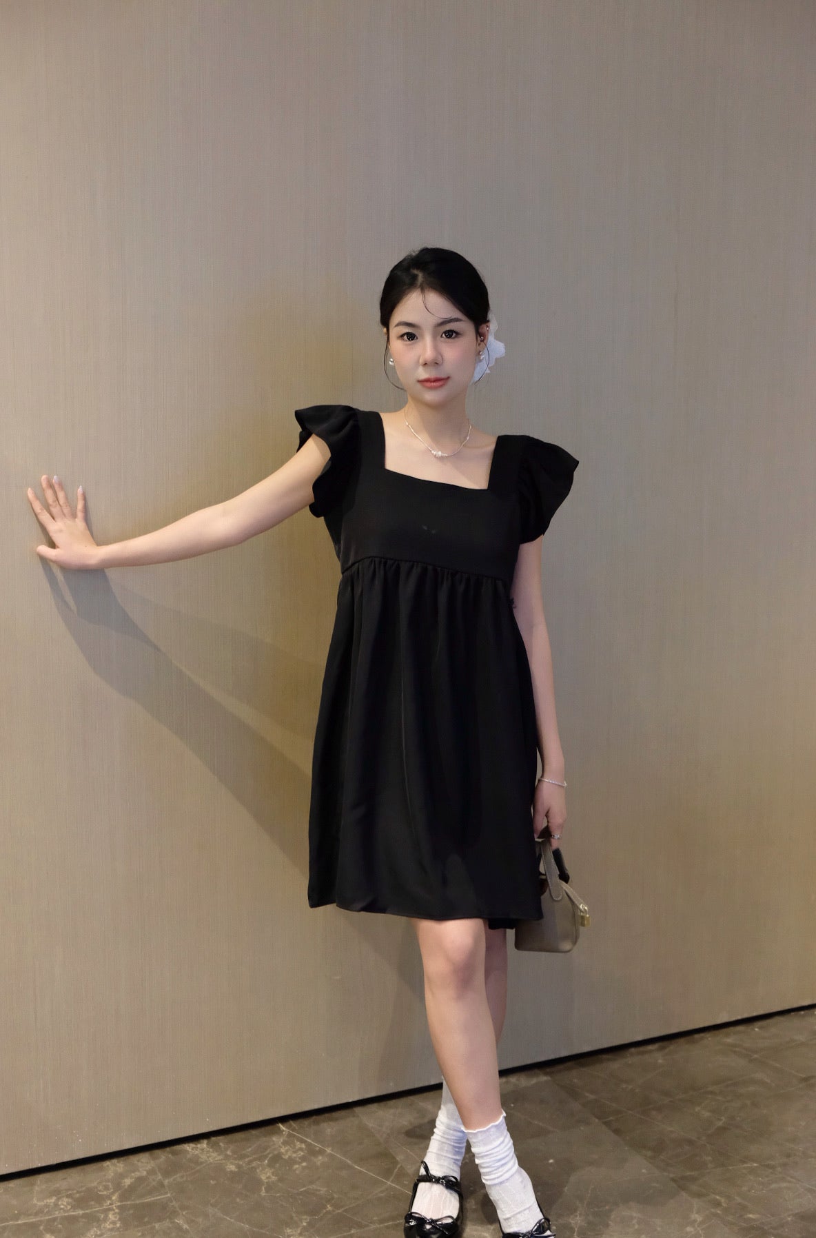 𝘾𝙃𝘼𝙍𝙈𝙀 Hannah Dress in black